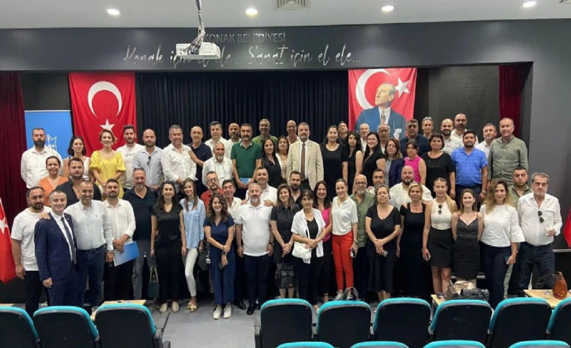 CHP İzmir’de ‘tüzük’ zirvesi: Başkanlardan ön seçim talebi
