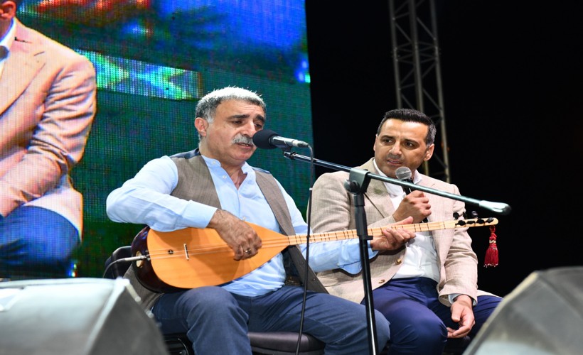Çiğli muhteşem Erdal Erzincan konseri ile 'yaza merhaba' dedi