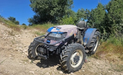 Devrilen traktördeki CHP'li ilçe meclis üyesi hayatını kaybetti