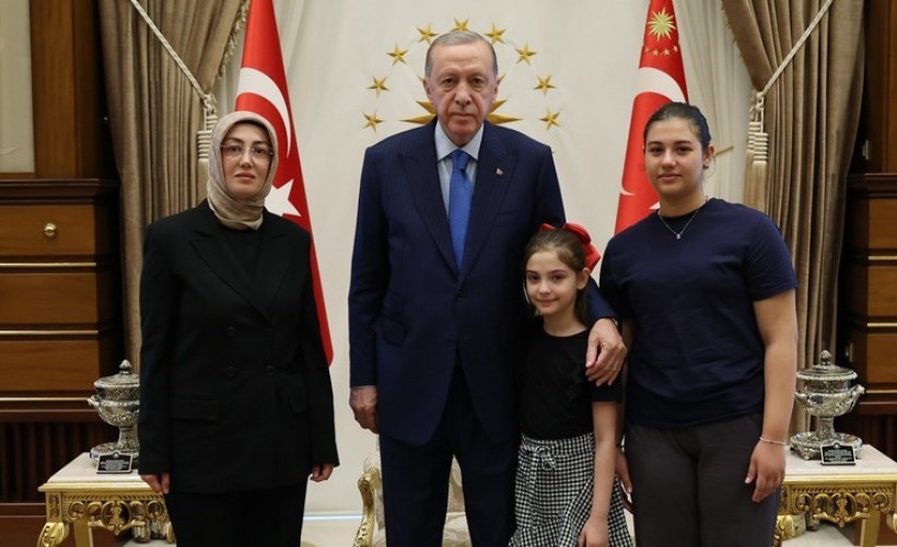 Erdoğan, Sinan Ateş'in eşi Ayşe Ateş ile görüştü...