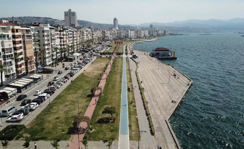 İzmir'de sıcak hava etkisi; Kordon boş kaldı
