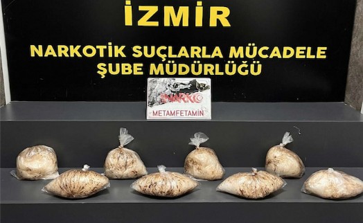İzmir'de 8 kilogram metamfetamin ele geçirildi