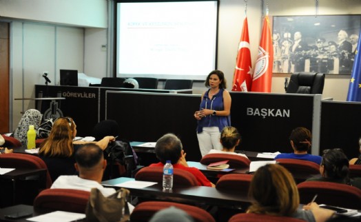 Karşıyaka Belediyesi'nden hayvanseverlere eğitim