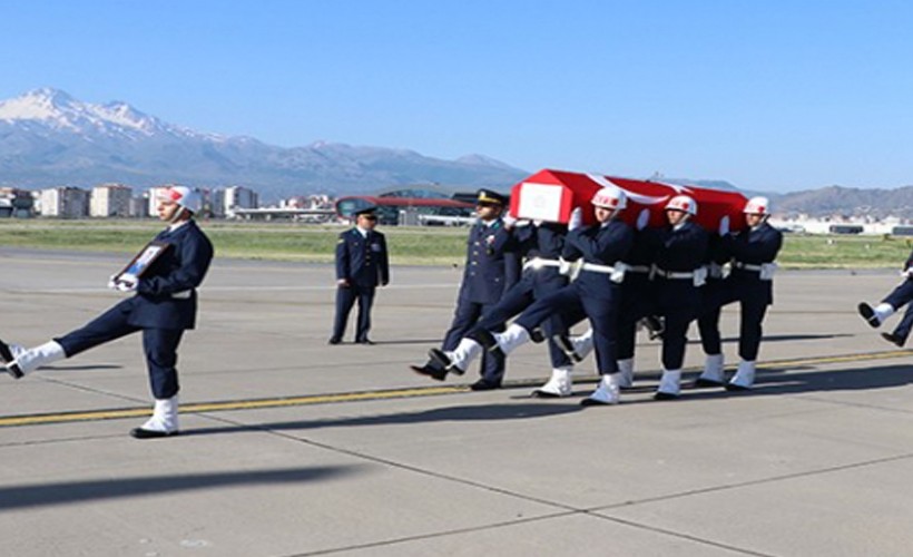 Kayseri'de düşen uçakta şehit olan 2 pilot için tören