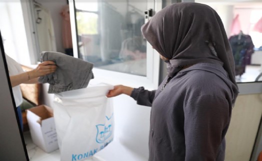 Konak'tan bir dayanışma daha: Bayramlıklar Giysi Market'ten