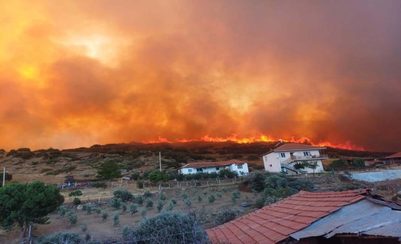 Manisa'daki yangın 14,5 saatte kontrol altına alındı: 300 hektar alan kül oldu