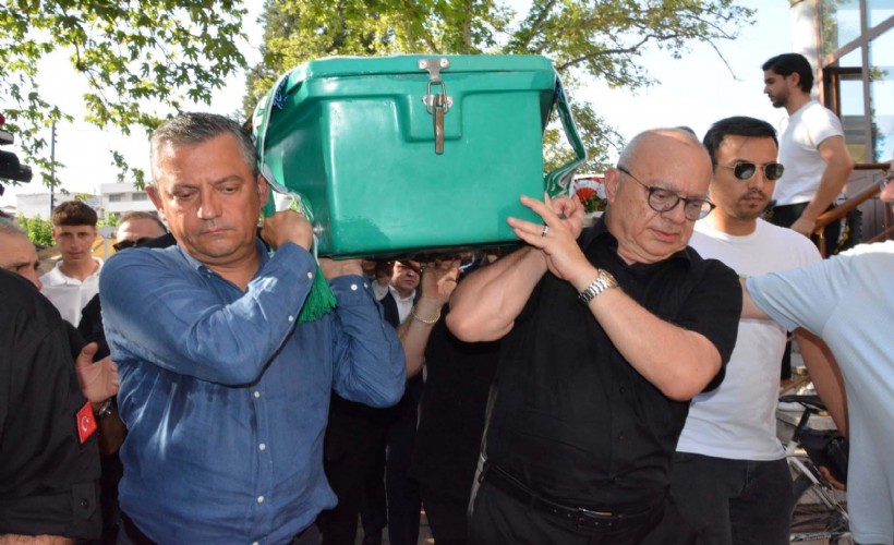 Özgür Özel, MHP'li meclis üyesinin cenaze namazına katıldı