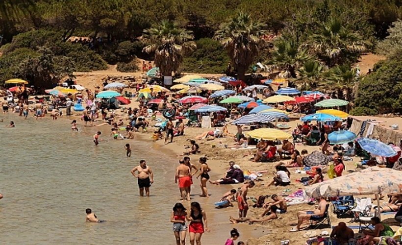 Seferihisar'da bayram tatilinde nüfus 8 katına çıktı