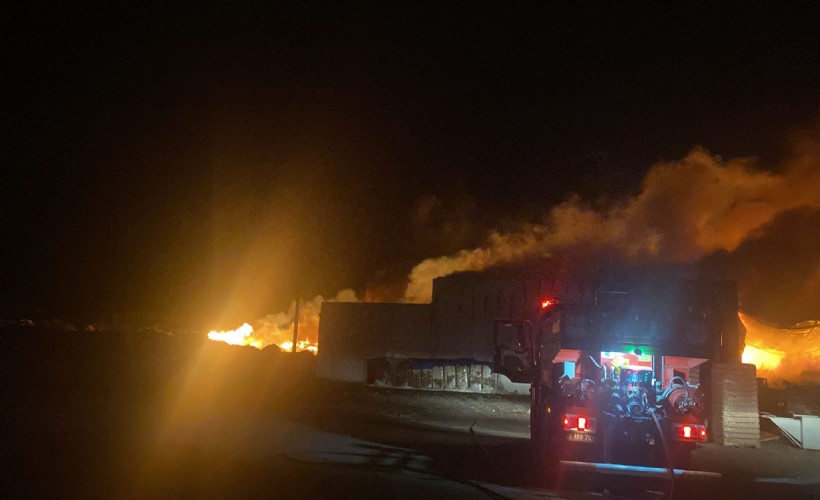 Bal paketleme tesisinde yangın: Milyonlarca zarar oluştu