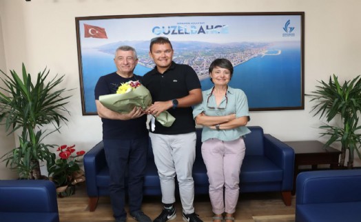 Başkan Günay'dan otizmli ultra maraton yüzücüsü Tuna'ya destek sözü