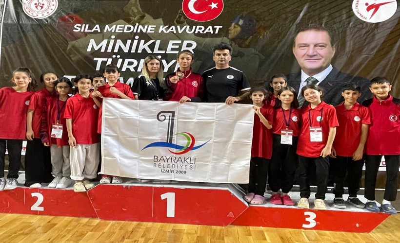 Bayraklılı sporcular Sivas'tan dereceyle döndü