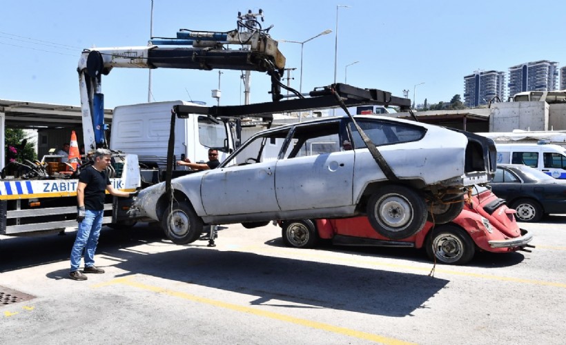 İzmir'de hurda araçlar, ekonomiye kazandırılıyor