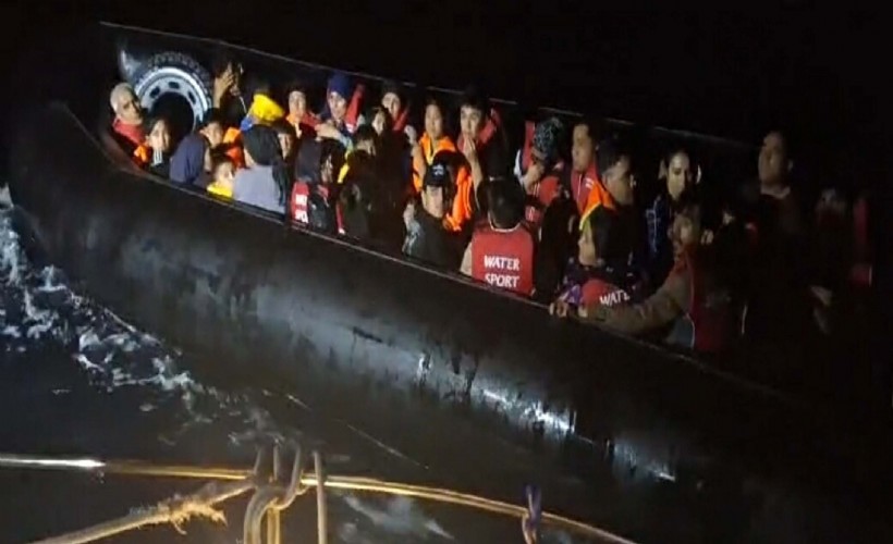 Bodrum'da lastik botta 39, jet skide 3 kaçak göçmen yakalandı