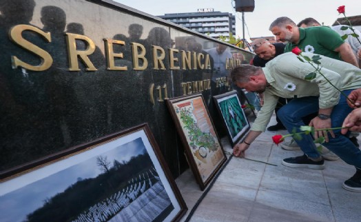 Buca'da Srebrenitsa için duygu dolu anma töreni