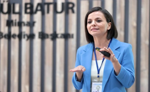 Karabağlar'da 25 milyon TL'lik seçim kampanyası: Yolsuzluk iddiaları ve Ugantaş ailesi