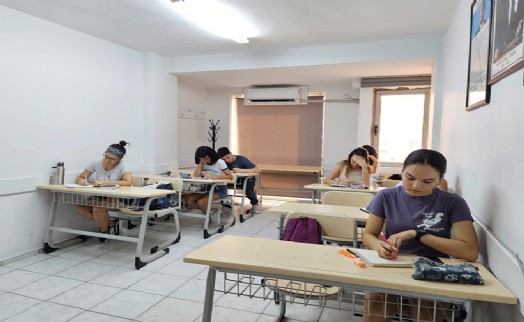 Çiğli Belediyesi'nden Ücretsiz İngilizce Kursu: 'Yabancı dil eğitimini önemsiyoruz'