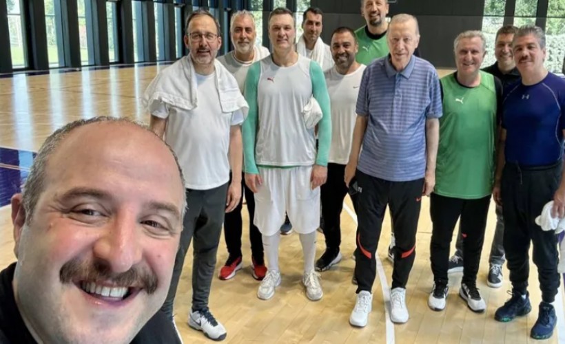 Erdoğan basketbol oynadı: 'Maç sonrası özçekim'