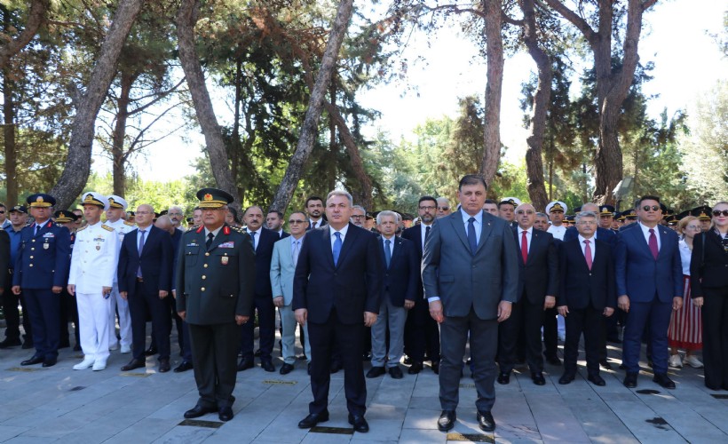 İzmir'de 15 Temmuz şehitleri törenle anıldı