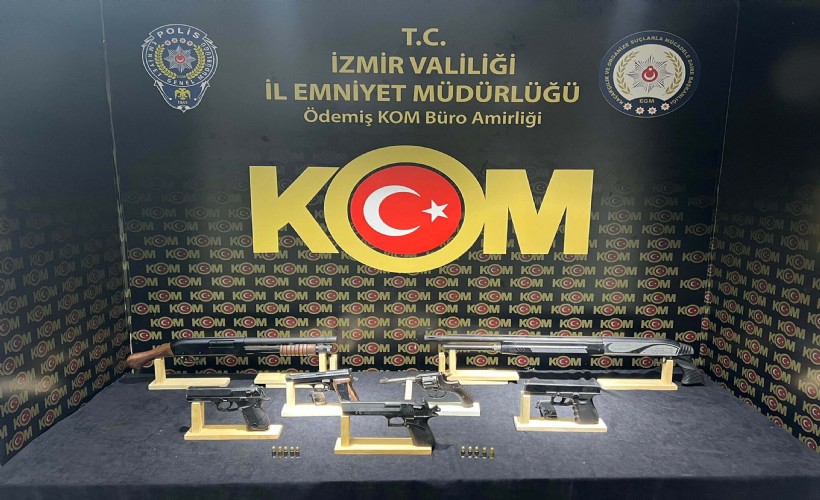İzmir'de silah kaçakçılığı operasyonu; 2 gözaltı