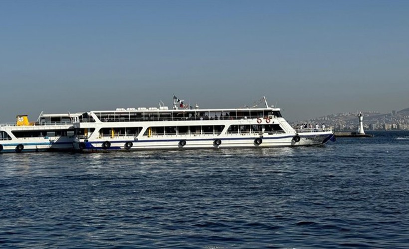 İzmir'de vapur arızası arızalandı, iskeleye yanaşamadı: 80 yolcu tahliye edildi!