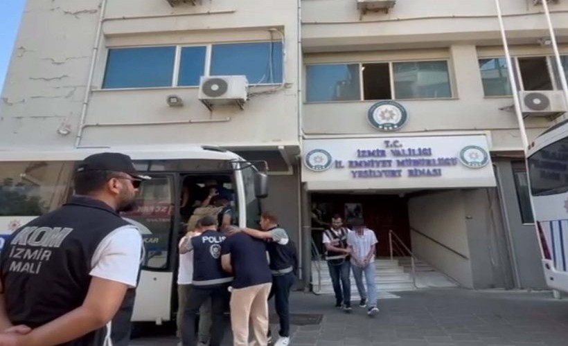 İzmir merkezli 'gümrükte rüşvet' operasyonunda yeni gelişme: 77 şüpheli adliyede