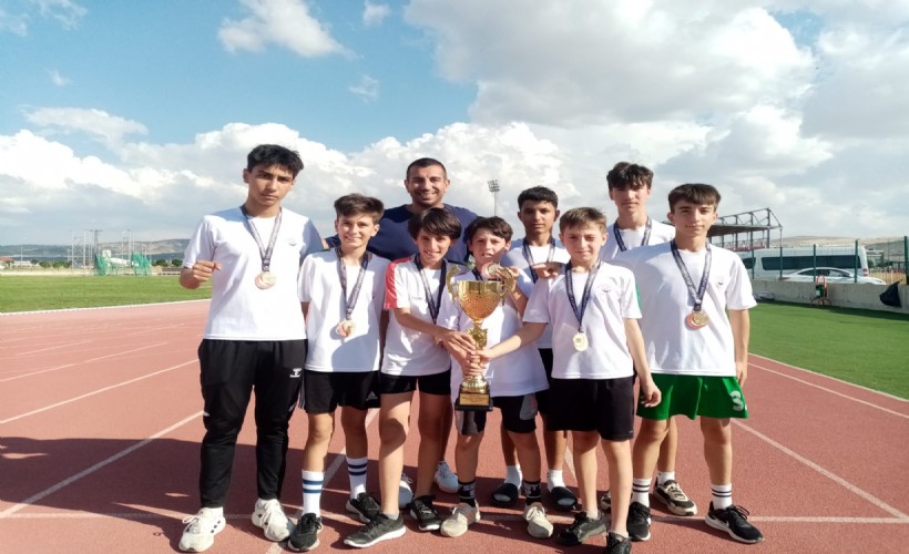 Karşıyaka’nın atletizm takımı Türkiye şampiyonu oldu!