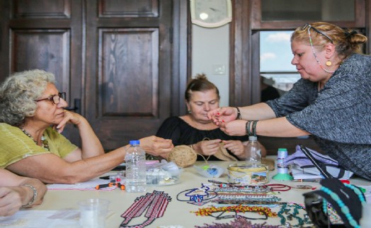 Konak'ın hobi kursları meslek sahibi yaptı