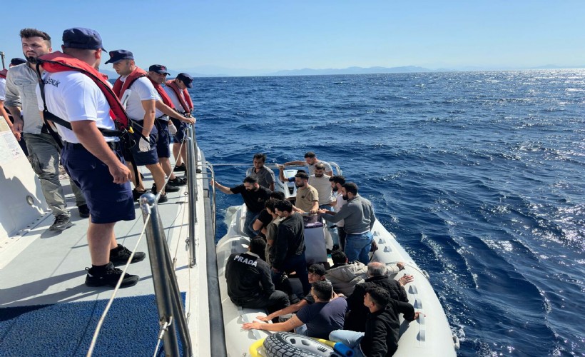 Marmaris'te sürüklenen bottaki 23 kaçak göçmen kurtarıldı