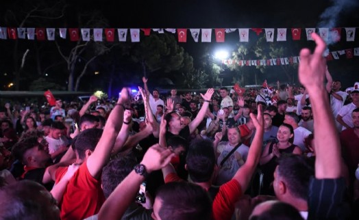 Milli heyecan Bornova'da bir başka yaşanıyor