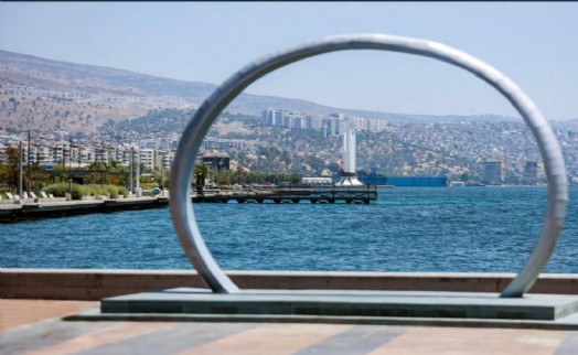 Simge yüzük Karşıyaka Nikah Sarayı'na geri döndü