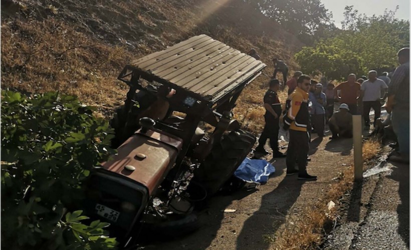 TIR'la çarpışan traktörün sürücüsü öldü