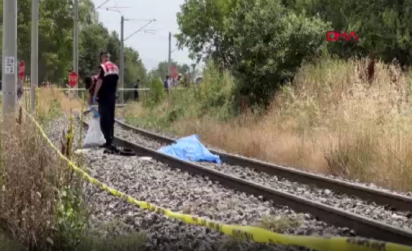 Trenin çarptığı çapa motorundaki kadın hayatını kaybetti