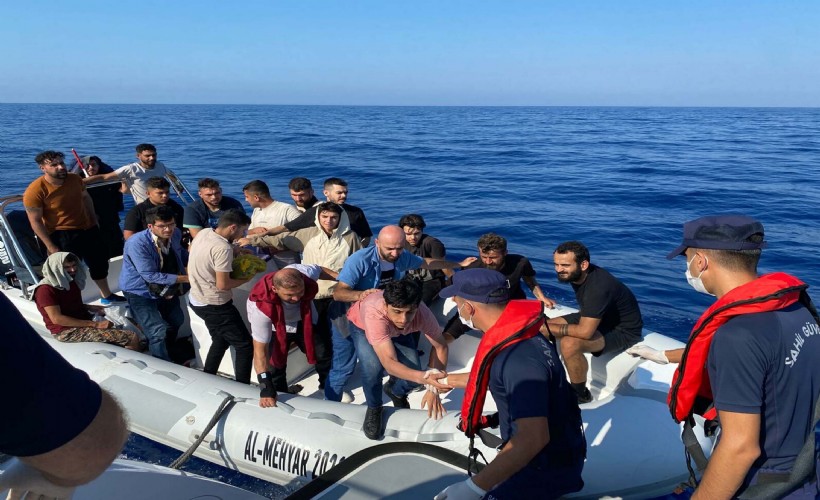 Yunan unsurlarının geri ittiği 25 kaçak göçmen kurtarıldı