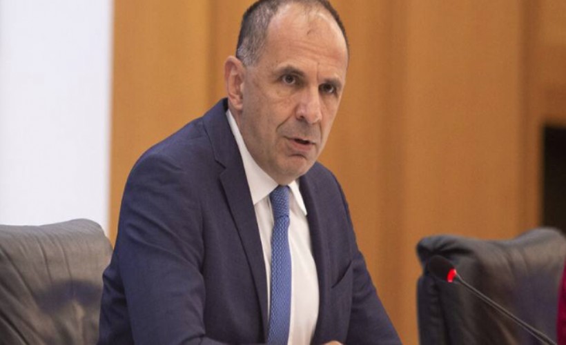 Yunanistan Dışişleri Bakanı'ndan 'VAR' göndermeli normalleşme mesajı