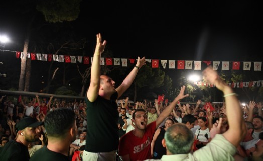 Filenin Sultanları'nın tarihi maçı Bornova'da dev ekranda yayınlanacak