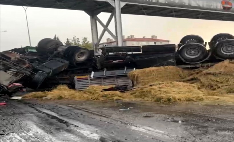 Afyonkarahisar'da zincirleme kaza kamerada: 2 ölü, 12 yaralı