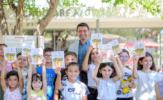 Bayraklı'da Kitap Takas Şenliği