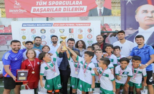 Bayraklı'daki futbol turnuvasında muhteşem final