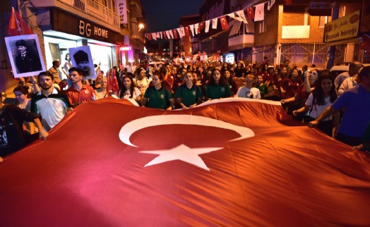 Bornova'da 30 Ağustos'a coşkulu kutlama