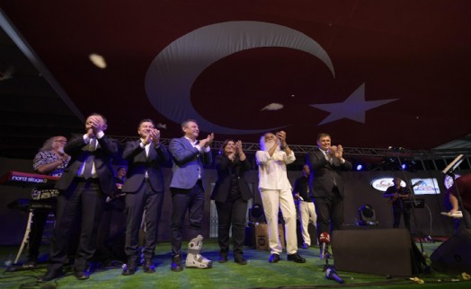 CHP'den Suavi'ye destek! Özgür Özel'den belediye başkanlarına mesaj