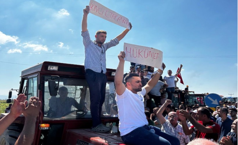 Çiftçiler Bursa-İzmir yolunu trafiğe kapattı: 'Hükümet istifa' sesleri yükseldi