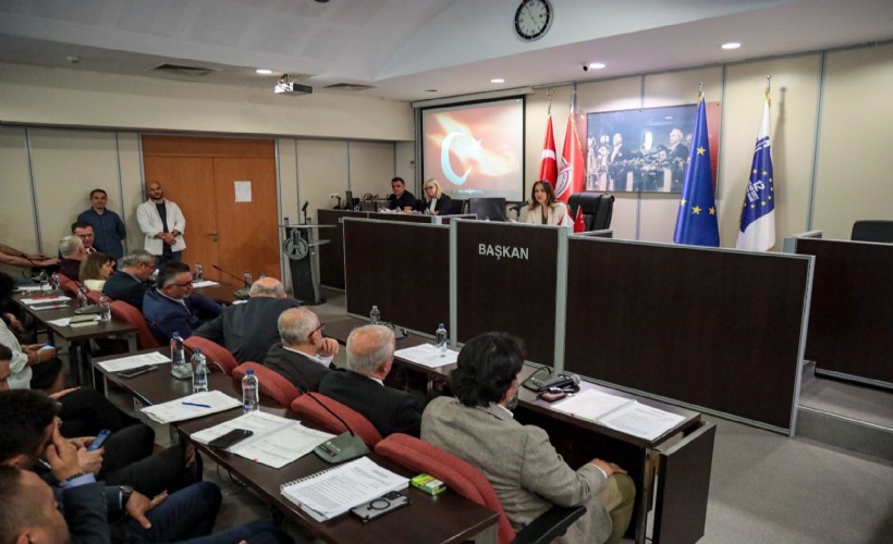 Cumhur İttifakı meclis üyelerinden Başkan Yıldız Ünsal'a olağanüstü meclis çağrısı