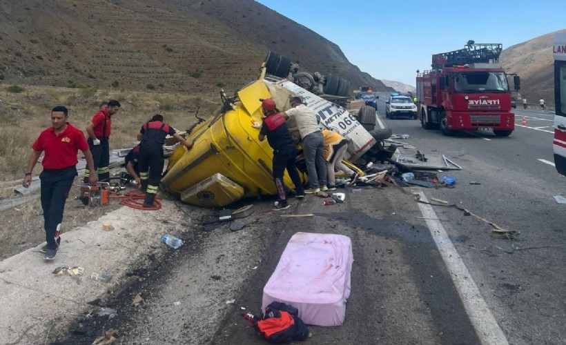 Erzincan'da katliam gibi kaza: Ölü ve yaralılar var!