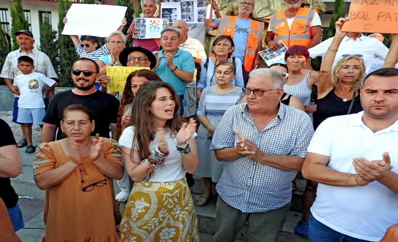 Hayvanseverlerin sesi Çeşme'den yükseldi: 'Ölüme mahkum eden yasaya hayır!'