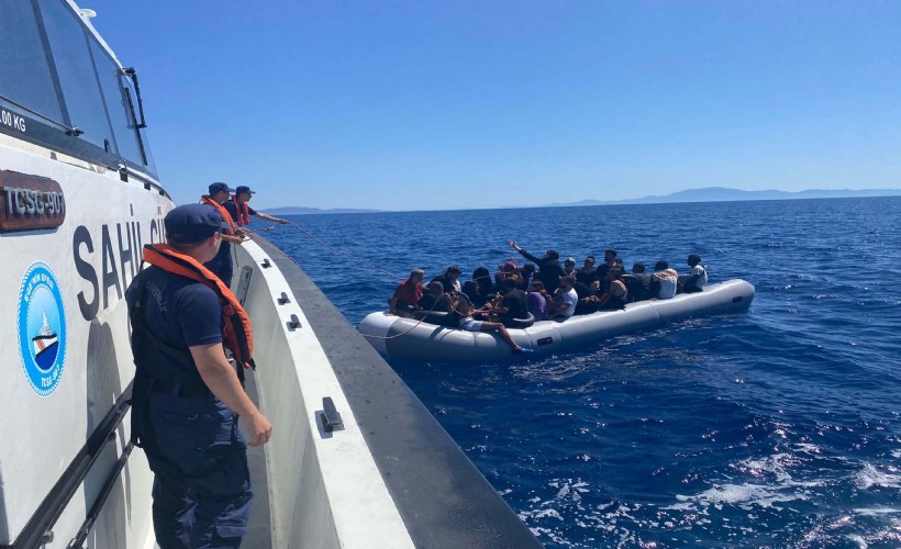 İzmir açıklarında 59 düzensiz göçmen kurtarıldı