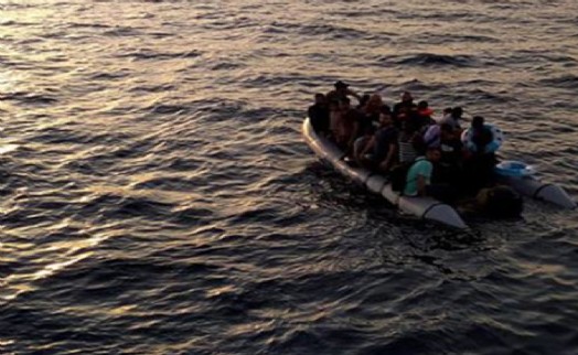 İzmir açıklarında can pazarı: 25 düzensiz göçmen kurtarıldı