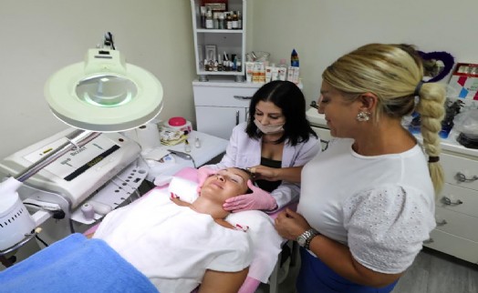 Karşıyaka'da mesleki eğitimle hayaller gerçeğe dönüşüyor