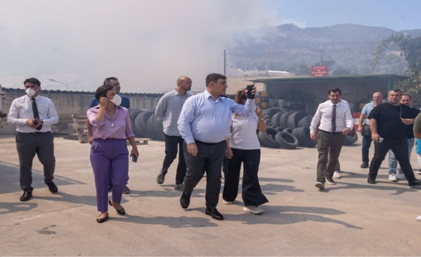 Başkan Tugay yangın bölgesinde incelemelerde bulundu: Yurttaşlara çağrı yaptı