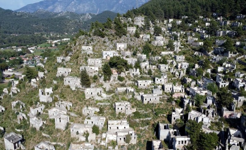 Muğla'nın 'hayalet köyü', havadan görüntülendi