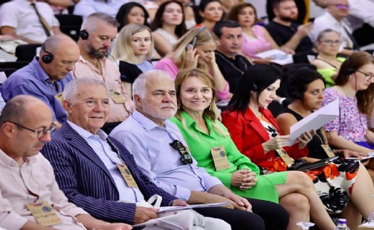 Türkiye ve Avrupa kentleri ‘yeşil bir gelecek' için Konak'ta buluştu